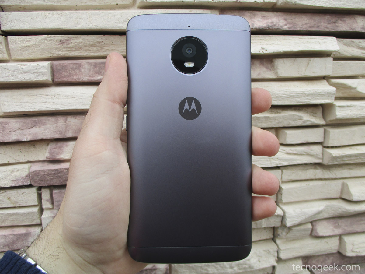 Moto E4 Plus portada